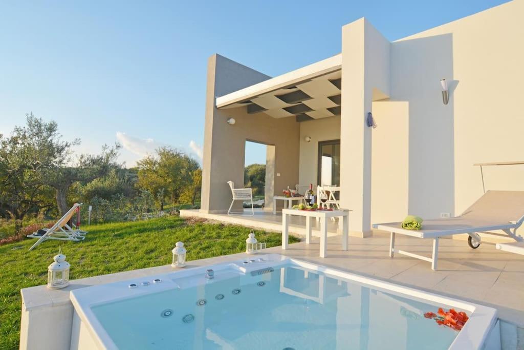Villa Pettegola Tenuta Il Cavaliere Di Italia Noto- Vista Mare Mini Piscina Idromassaggio Εξωτερικό φωτογραφία